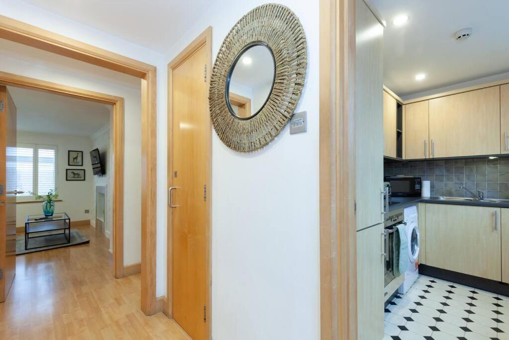 Apartment In The Heart Of The City Centre, Live Like A Local Oxford Kültér fotó