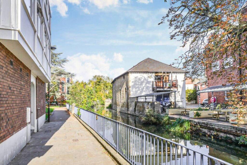 Apartment In The Heart Of The City Centre, Live Like A Local Oxford Kültér fotó