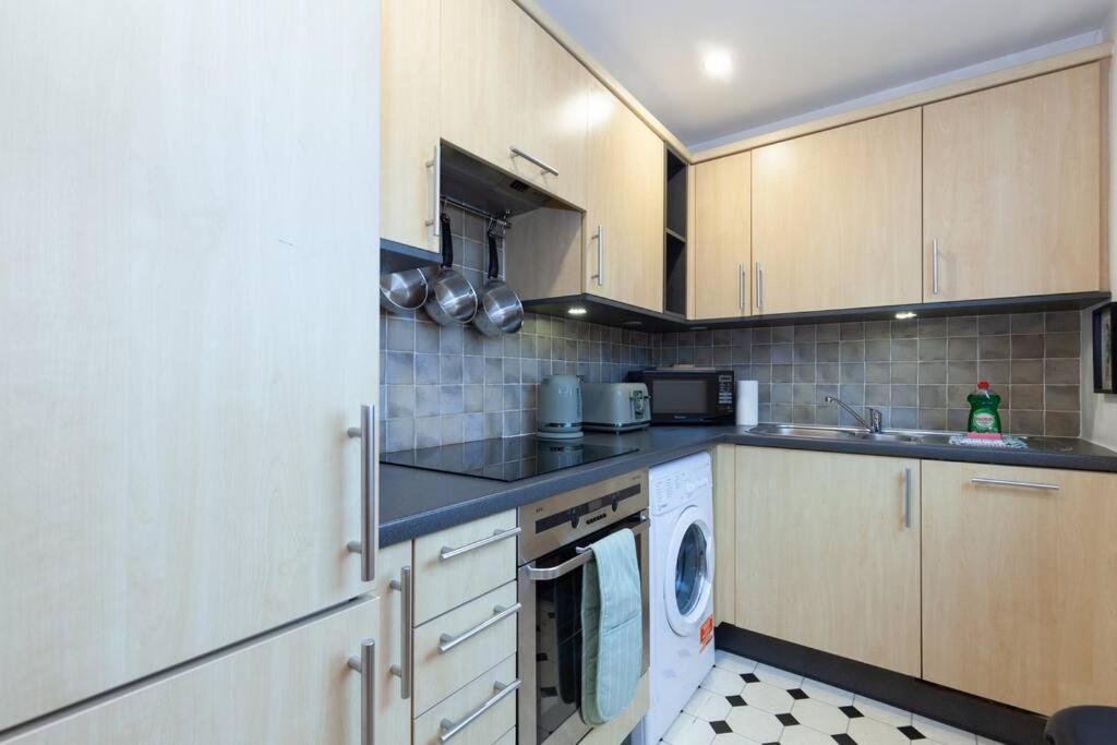 Apartment In The Heart Of The City Centre, Live Like A Local Oxford Kültér fotó